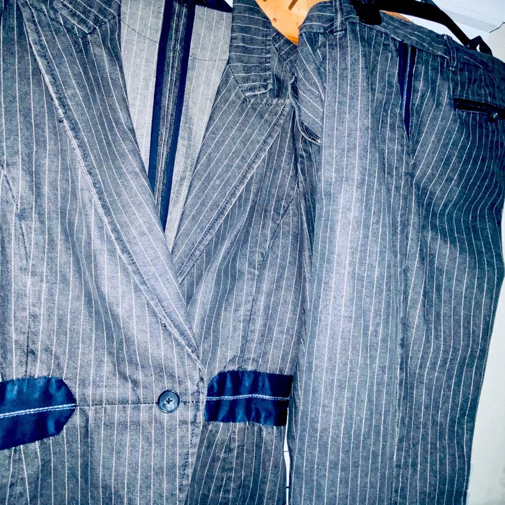 Theory women’s denim suit jacket matching  slacks